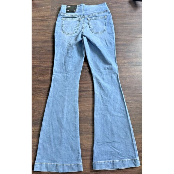 I.N.C. International Concepts Women's High-Rise Pull-On Flare-Leg Jeans Light 4 - Picture 8 of 12